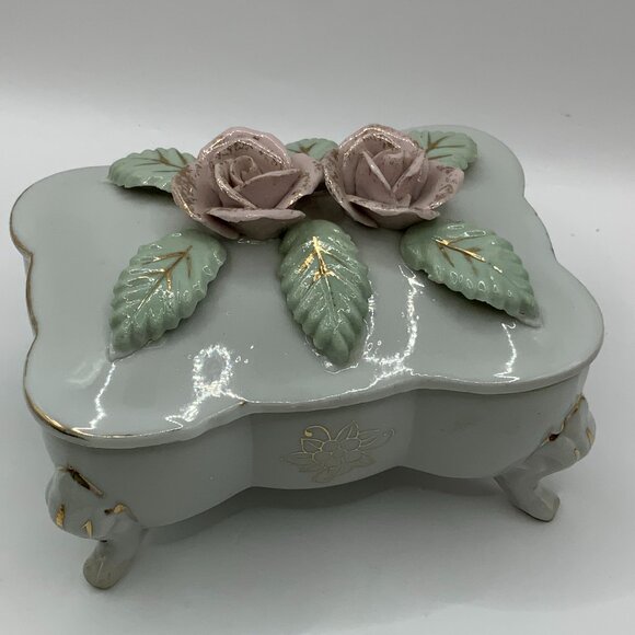 Bond Ware L&M Vintage Porcelain Roses 4 Legged Covered Trinket Box - Picture 1 of 9